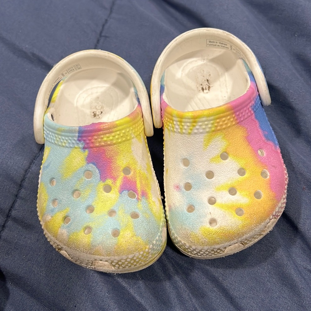 Baby crocs size 4